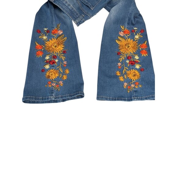 Telepatía Womens Denim Embroidered Cropped Flare Jeans W/ Sunflower & Floral Des - Picture 3 of 9